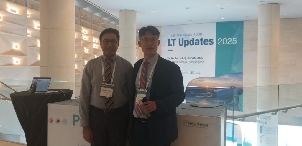 Doctors attending liver transplantation conference 2025